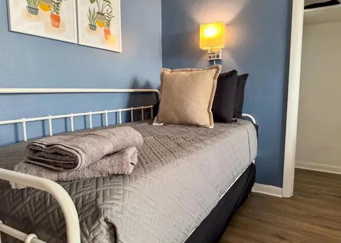 4 7 Bedrooms With 23 Beds And Parking Wifi Holiday home Pittsburgh