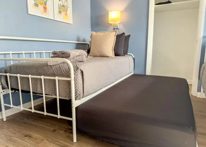 4 7 Bedrooms With 23 Beds And Parking Wifi Holiday home *