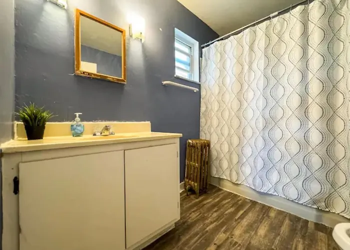 4 7 Bedrooms With 23 Beds And Parking Wifi Holiday home Pittsburgh