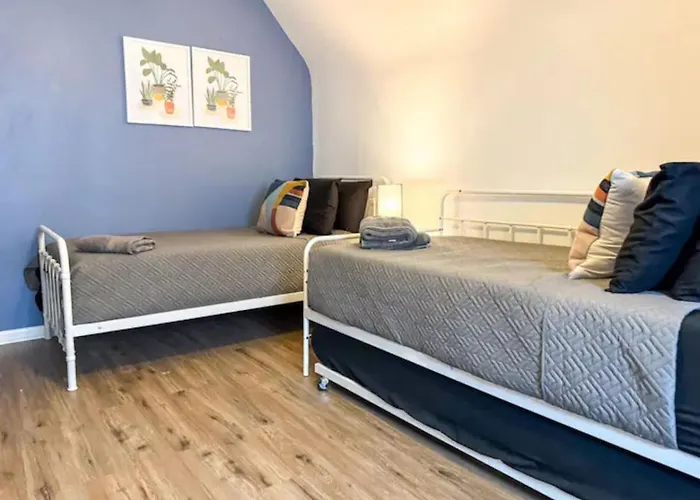 4 7 Bedrooms With 23 Beds And Parking Wifi Pittsburgh