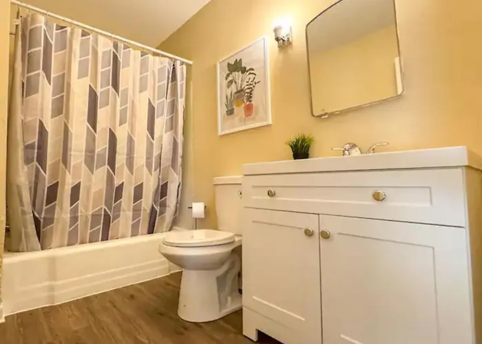 Holiday home 4 7 Bedrooms With 23 Beds And Parking Wifi Pittsburgh