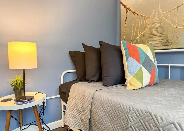 4 7 Bedrooms With 23 Beds And Parking Wifi Pittsburgh