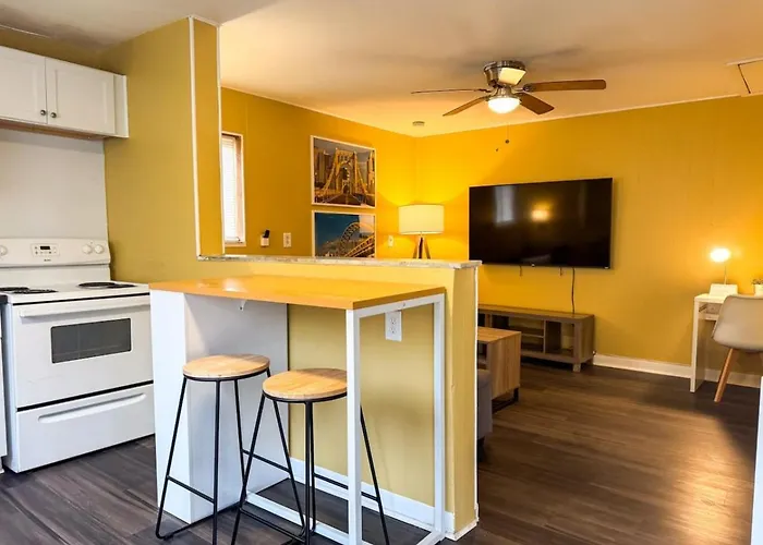 4 7 Bedrooms With 23 Beds And Parking Wifi Pittsburgh