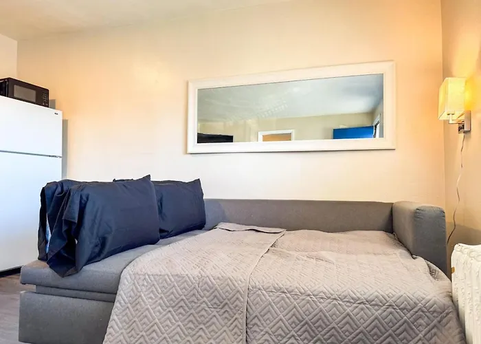 Holiday home 4 7 Bedrooms With 23 Beds And Parking Wifi Pittsburgh