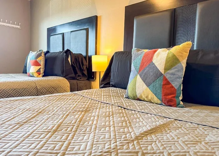 4 7 Bedrooms With 23 Beds And Parking Wifi Holiday home Pittsburgh
