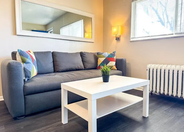 Holiday home 4 7 Bedrooms With 23 Beds And Parking Wifi Pittsburgh