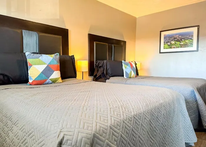 4 7 Bedrooms With 23 Beds And Parking Wifi Pittsburgh